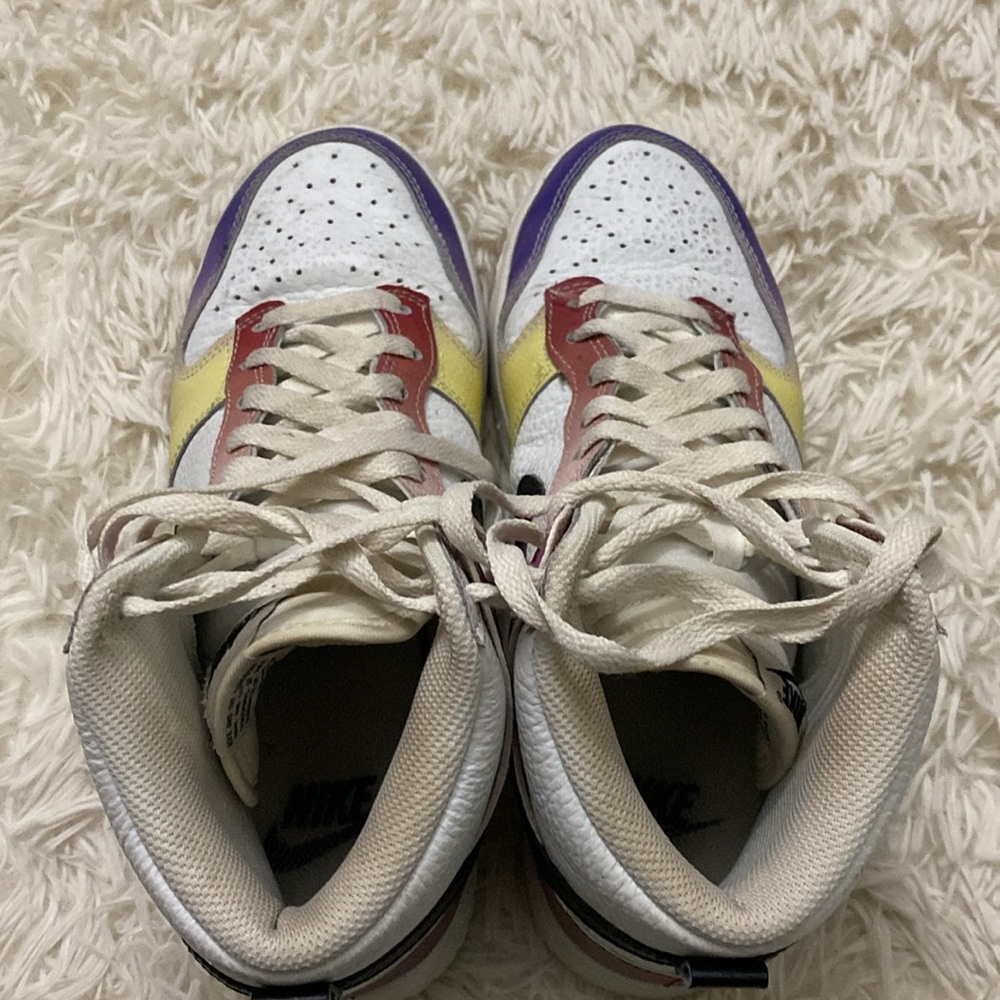 Nikes - Picture 2 of 3